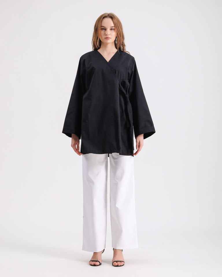 Siyah Bağlamalı Kimono