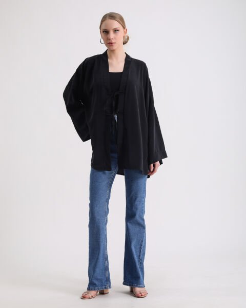 Siyah Bağlamalı Kimono