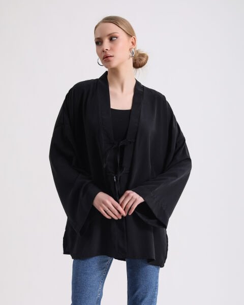 Siyah Bağlamalı Kimono