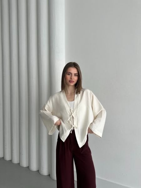 Beyaz Bağlamalı Kimono